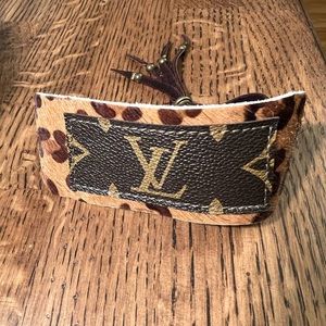 Cheetah print leather bracelet